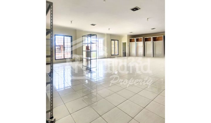 Gudang di daerah Peterongan , Semarang ( De 8317 ) 1