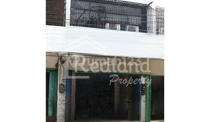 Shop house on K.H. Agus Salim Street, Semarang (ID 8594) 1