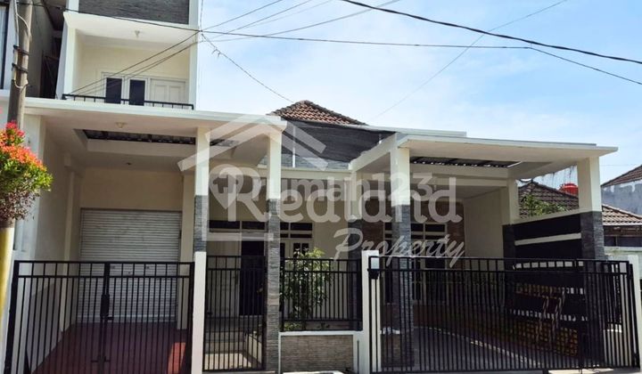 Rumah di Puri Anjasmoro , Semarang ( De 7964 ) 1
