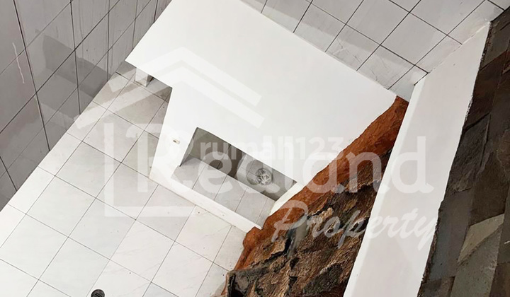 Rumah di Puri Anjasmoro , Semarang ( De 7875 ) 2