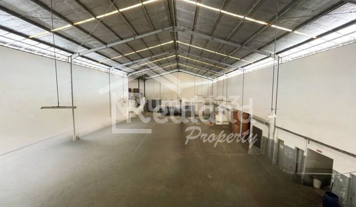 Gudang di Wolter Monginsidi , Semarang (De 8457) 1