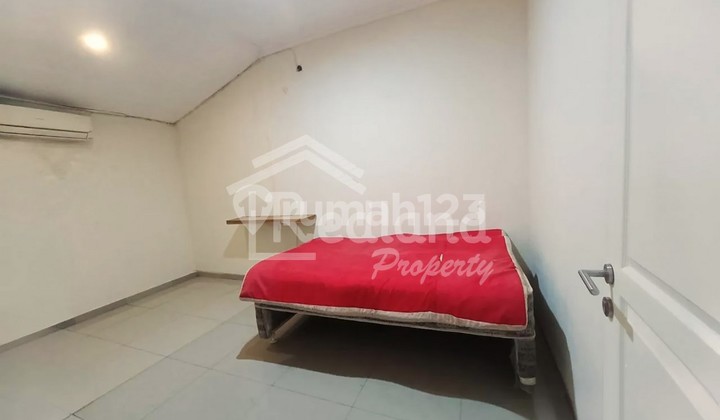 Rumah di Perum Graha Padma , Semarang ( De 7776 ) 2