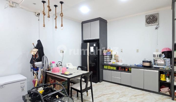 Villa Full Furnish di Jaming Ginting Komplek Mayfair Residence 2