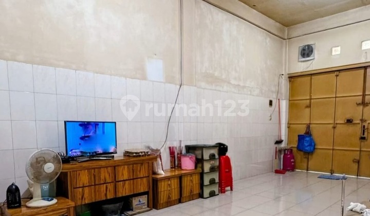 Rumah Komplek Madio Mega Mas Jalan Madio Santoso Area Krakatau 1