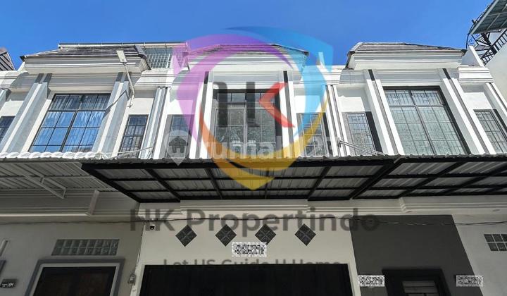 Rumah 2,5 Lantai di Pancing Komplektuamang Elok