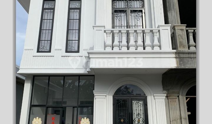 Villa 3 Tingkat Komplek Royal Avenue Jalan Bakti Luhur