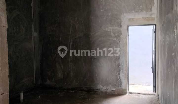 Mados Royal Suite Complex House, Madio Santoso Street, Krakatau Area