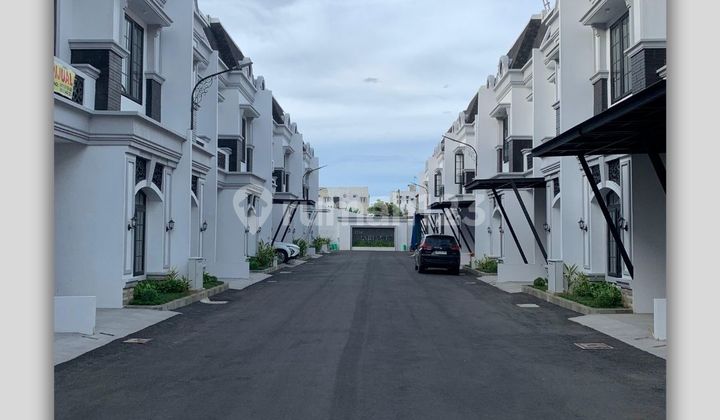 Two and a Half Story New Villa, Marriott Complex Area, Kapten Muslim Street, Bakti Luhur Two and a Half Story New Villa, Marriott Complex Area, Kapten Muslim Street, Bakti Luhur