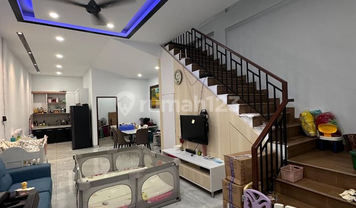 Villa Semi Furnish di Krakatau Komplek Madio Regency