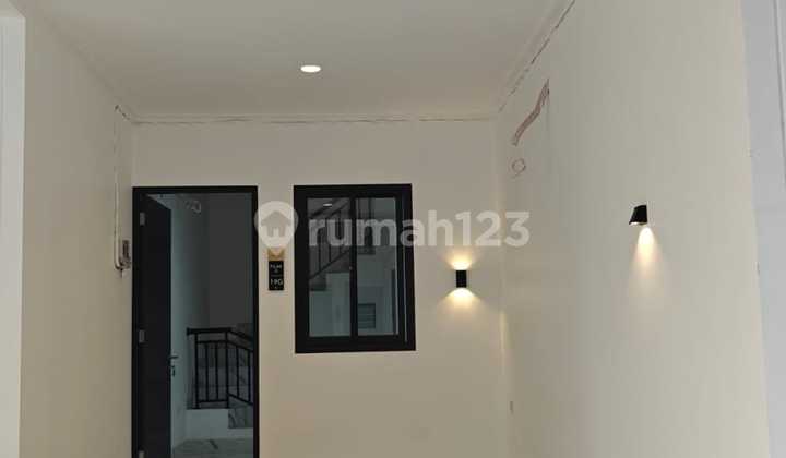 Town House Murah Dan Siap Huni Di Kedoya Selatan 2