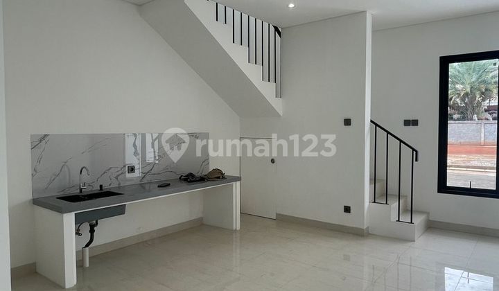 Rumah Baru Dalam Cluster 2 Lantai Lokasi Strategis Dekat Green Lake 2