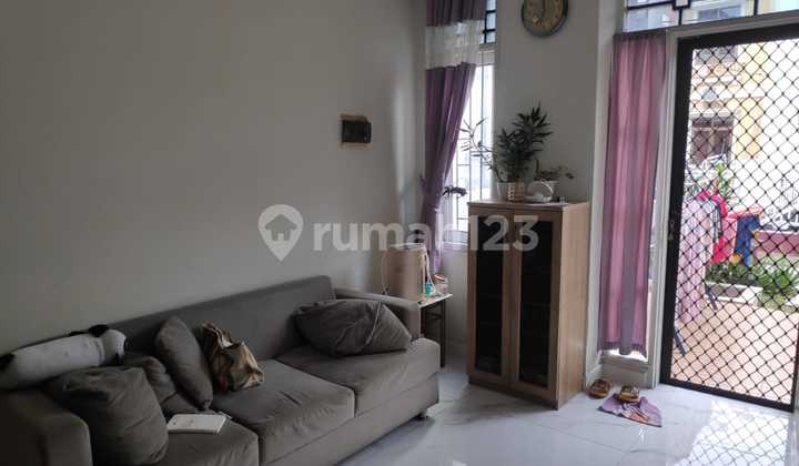 Dijual Rumah Semi Furnished Di Mutiara Taman Palem 2