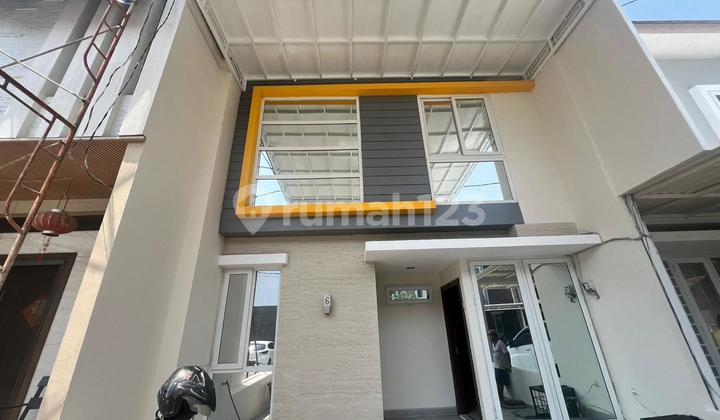 Dijual Rumah Furnished 3 Lantai di Perumahan Greencourt Cengkareng