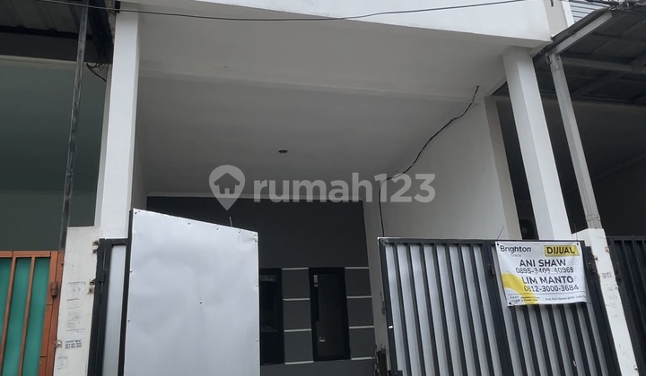 Dijual Rumah Bangunan Baru 3 Lantai Bebas Banjir di Jelambar