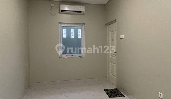Dijual Rumah Baru 3 Lantai Row Jalan 2 Mobil di Jelambar 2