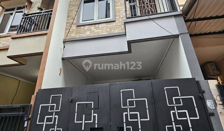 Rumah Minimalis Siap Huni Di Tanjung Duren, Jakarta Barat 1