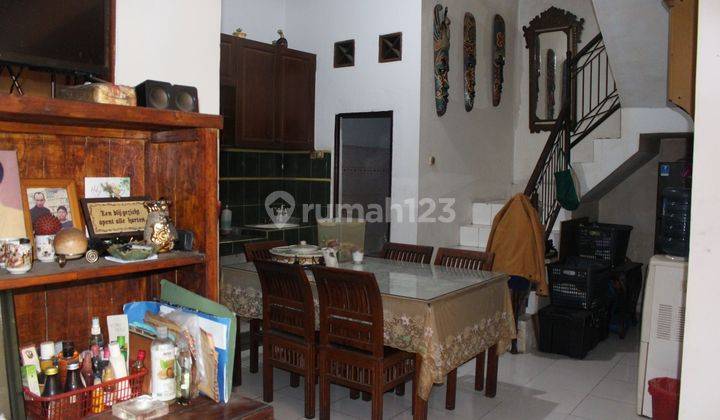 Rumah 3 lantai minimalis modern harga terjangkau  2