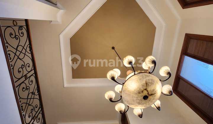 Di Pondok Indah, Dijual Rumah di Sekolah Kencana 2