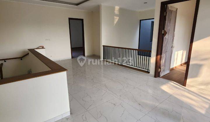 di Suvarna Sutera, Tangerang, Dijual Rumah Cluster Eldora 2