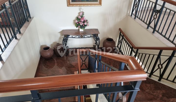 Di Kebayoran Baru, Rumah Dijual di Dekat Woltermonginsidi / Pasar Santa 2