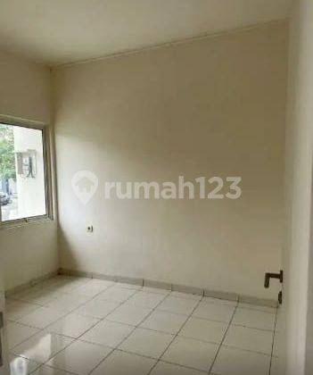 di Suvarna Sutera, Tangerang, Dijual Rumah di Cluster Fedora 2