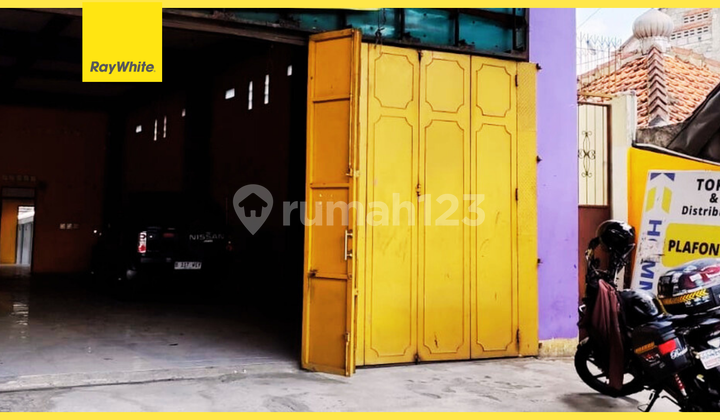 Ruko Gudang 2,5 Lantai Jl. Bantul tanah 400m Jalan 10m  1