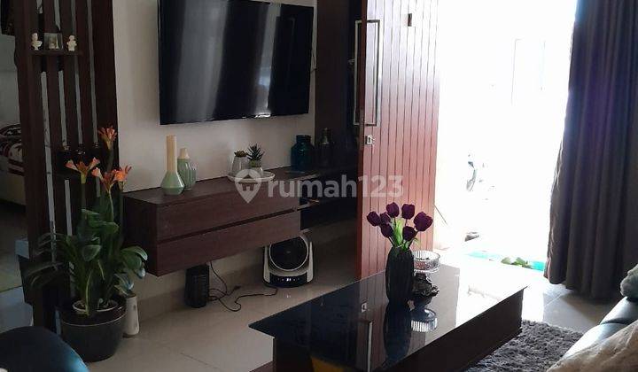 Rumah 2 Lantai Huni Kondisi Bagus Jual Butuh 2