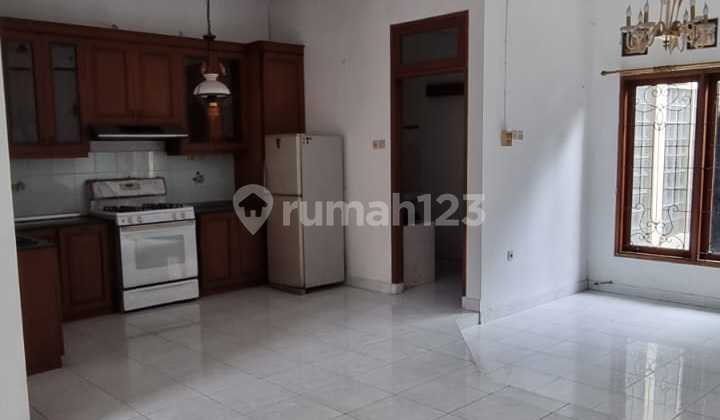 Rumah 3 Kamar Dekat Akses Pondok Indah Strategis 2