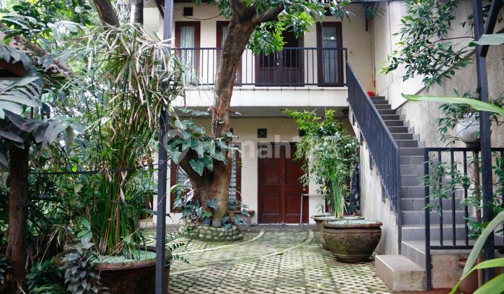 Rumah 5 Kamar Tidur Lahan Luas Pondok Labu