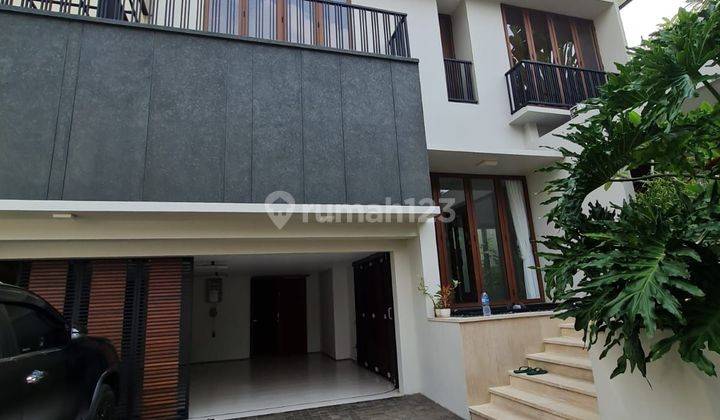 Rumah Gaya Tropis Minimalis 5 Kamar Cilandak 1