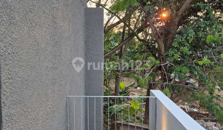 Rumah Gaya Industrial Dekat Stasiun Sudimara 2