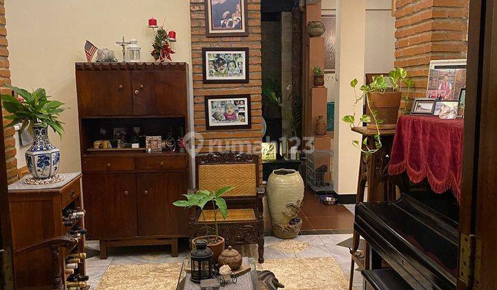 Rumah Gaya Klasik Dan Asri Graha Bintaro 2