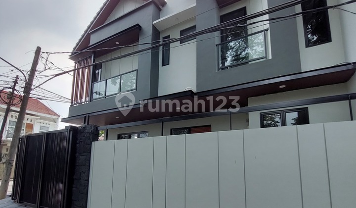 Hook House Griya Loka BSD 4 Bedrooms Exclusive Design 2
