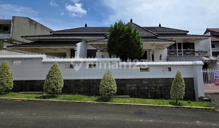 Rumah Dekat MRT Lebak Bulus 4 Kamar Terawat Baik