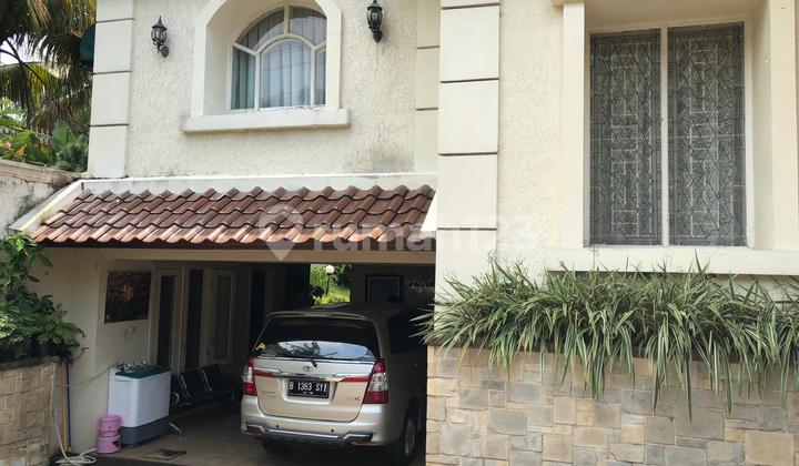 Rumah Gaya Resort 4 Kamar Ada Kolam Renang Cinere