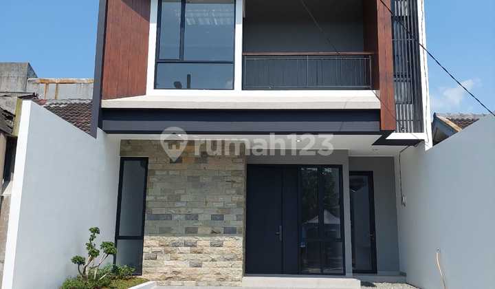 Rumah Gaya Tropikal 4 Kamar Tidur Graha Bintaro