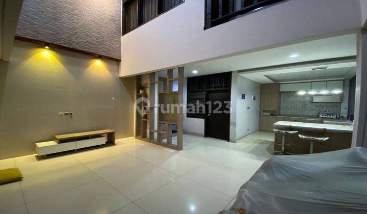 Rumah Pluit Mas Ukuran 7x25 Semi Furnish  1