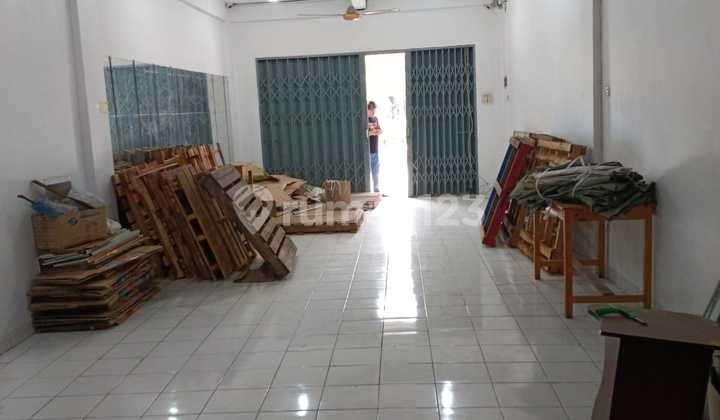 Ruko Gandeng Lokasi Strategis di Taman Royal, Tangerang Ruko Gandeng Lokasi Strategis di Taman Royal, Tangerang