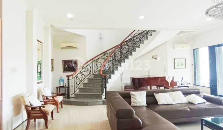Luxury 2.5-Story Furnished House in Kemanggisan, West Jakarta 2