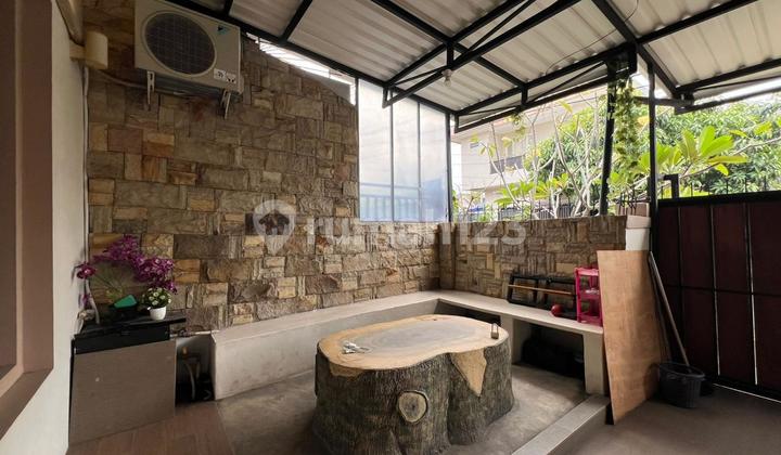 Rumah 2 Lantai 4 BR di Nusaloka BSD, Tangerang Selatan Rumah 2 Lantai 4 BR di Nusaloka BSD, Tangerang Selatan