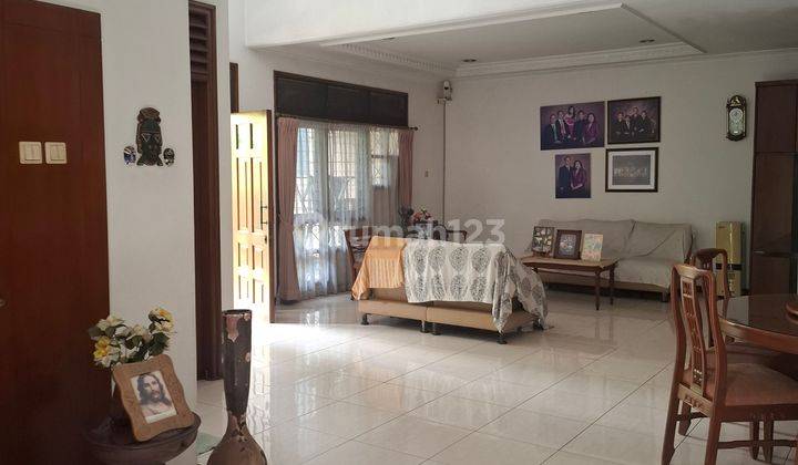 Rumah 2 Lantai Asri Hook di Kembangan, Jakarta Barat 2