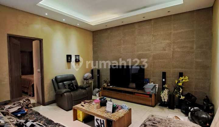 Rumah 2 lantai Semi Furnished di Nusaloka BSD, Tangerang Selatan