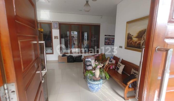 2-Story Corner House in Versailles Residence BSD, South Tangerang 2-Story Corner House in Versailles Residence BSD, South Tangerang