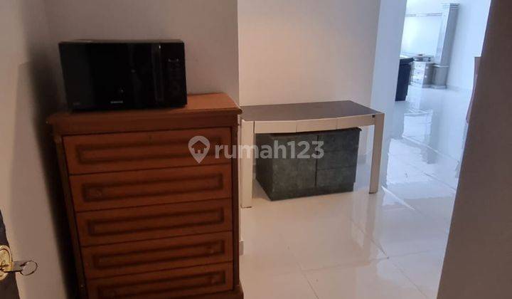 Disewa Apartmen Semi Furnished Taman Anggrek, Jakarta Barat 2