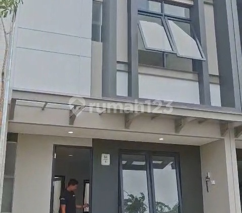 Latinos Business District 3 Lantai di BSD, Tangerang Selatan