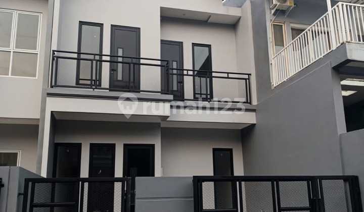 Rumah Brand New SHM di Kencana Loka BSD, Tangerang Selatan
