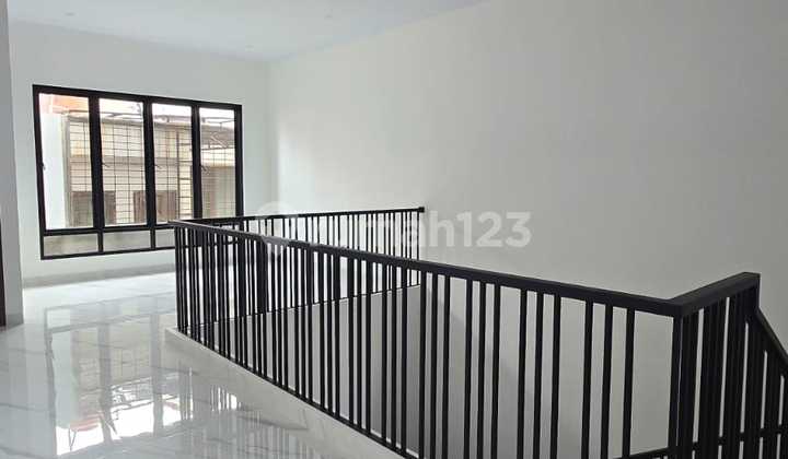 Rumah Brand New di Taman Villa Meruya, Jakarta Barat 2