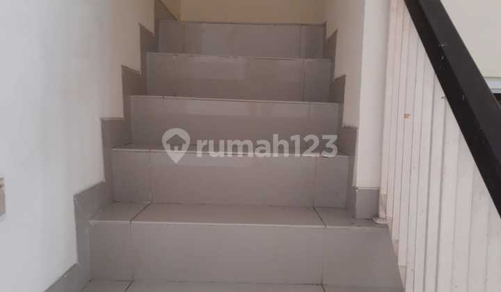 Rumah Bagus di Cluster Amerika Latin Green Lake City Cipondoh, Tangerang 2