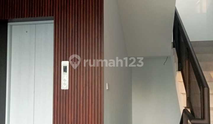 Rumah Brand New 3 Lantai di Sutera Flamboyan Alam Sutera, Tangerang Selatan 2