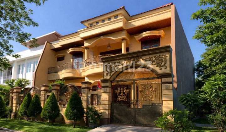 Jual Rumah Sultan Pakuwon City Vila Royal Siap Huni